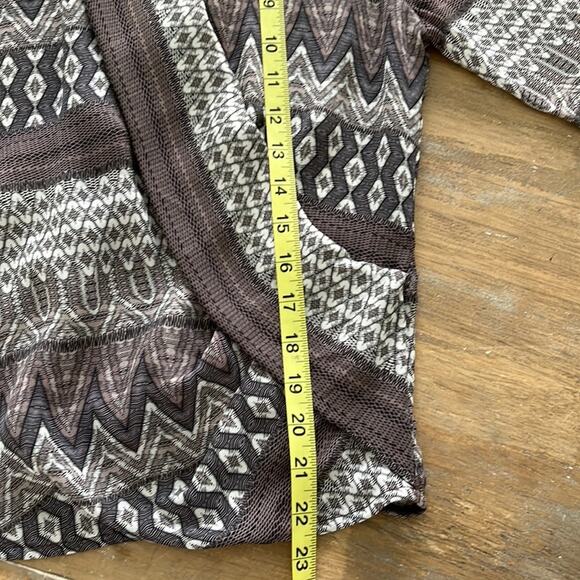 L’Agence Wrap Top Shirt Printed Long Sleeve Gray Blouse Size 0 - Picture 6 of 6